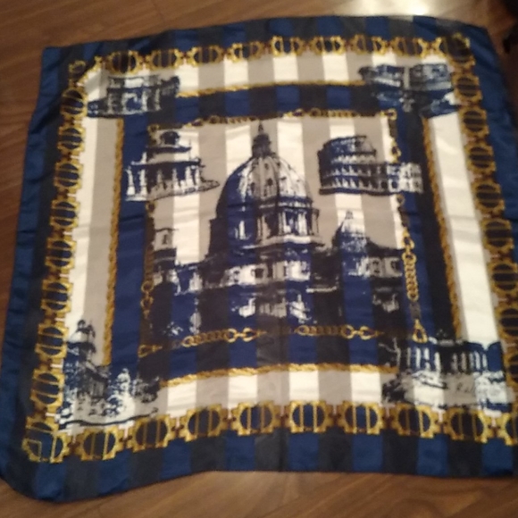 Gorgeous and unique scarf from Rome